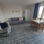 Wschodni Z Balkonem 4 Osoby Varşova