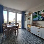 Wschodni Z Balkonem 4 Osoby Varşova