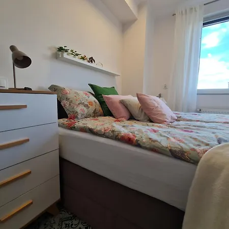 Wschodni Z Balkonem 4 Osoby *